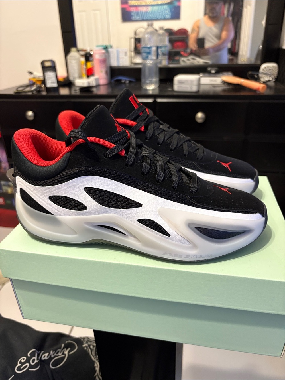 Jordan Womans Heir series 2 beautiful condition womans sz 9.5 mmens sz 8